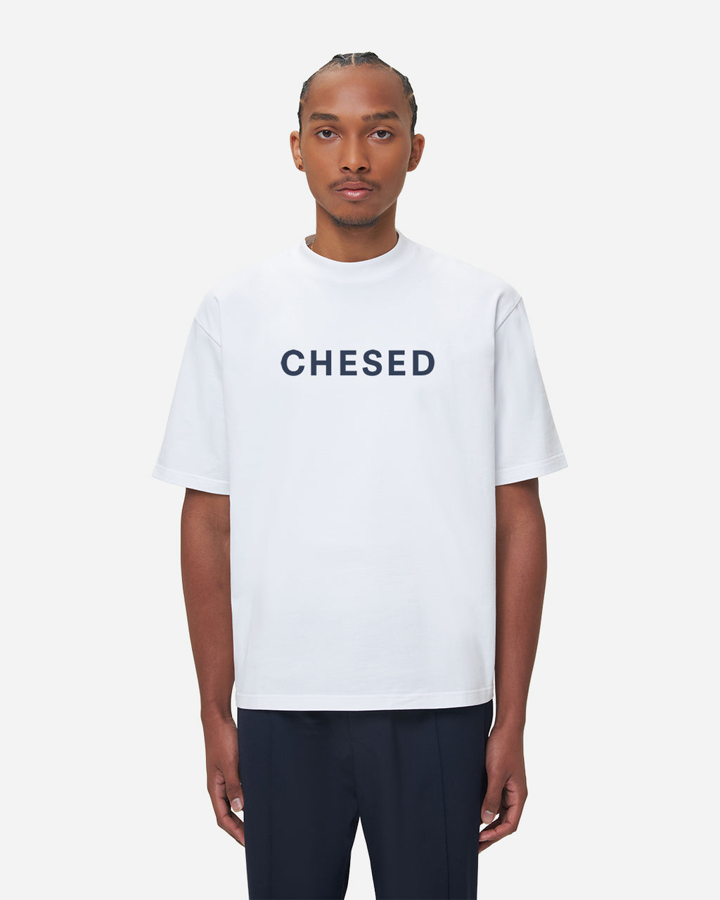 The Chesed, Logo T-shirt is cut to a relaxed fit on hip length. Crafted from heavyweight jersey cotton.